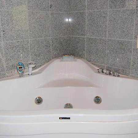 Holiday Stege 36 With Hot Tub Casa vacanze Hegningen