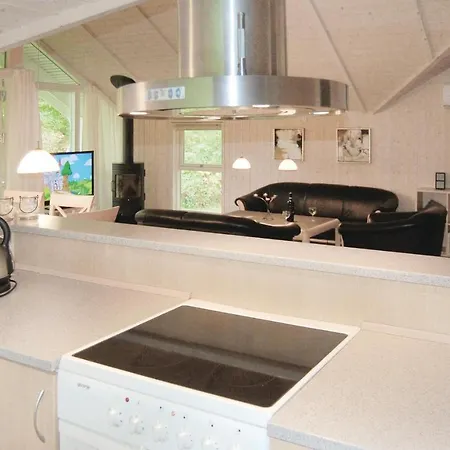 Holiday Stege 36 With Hot Tub Casa vacanze Hegningen